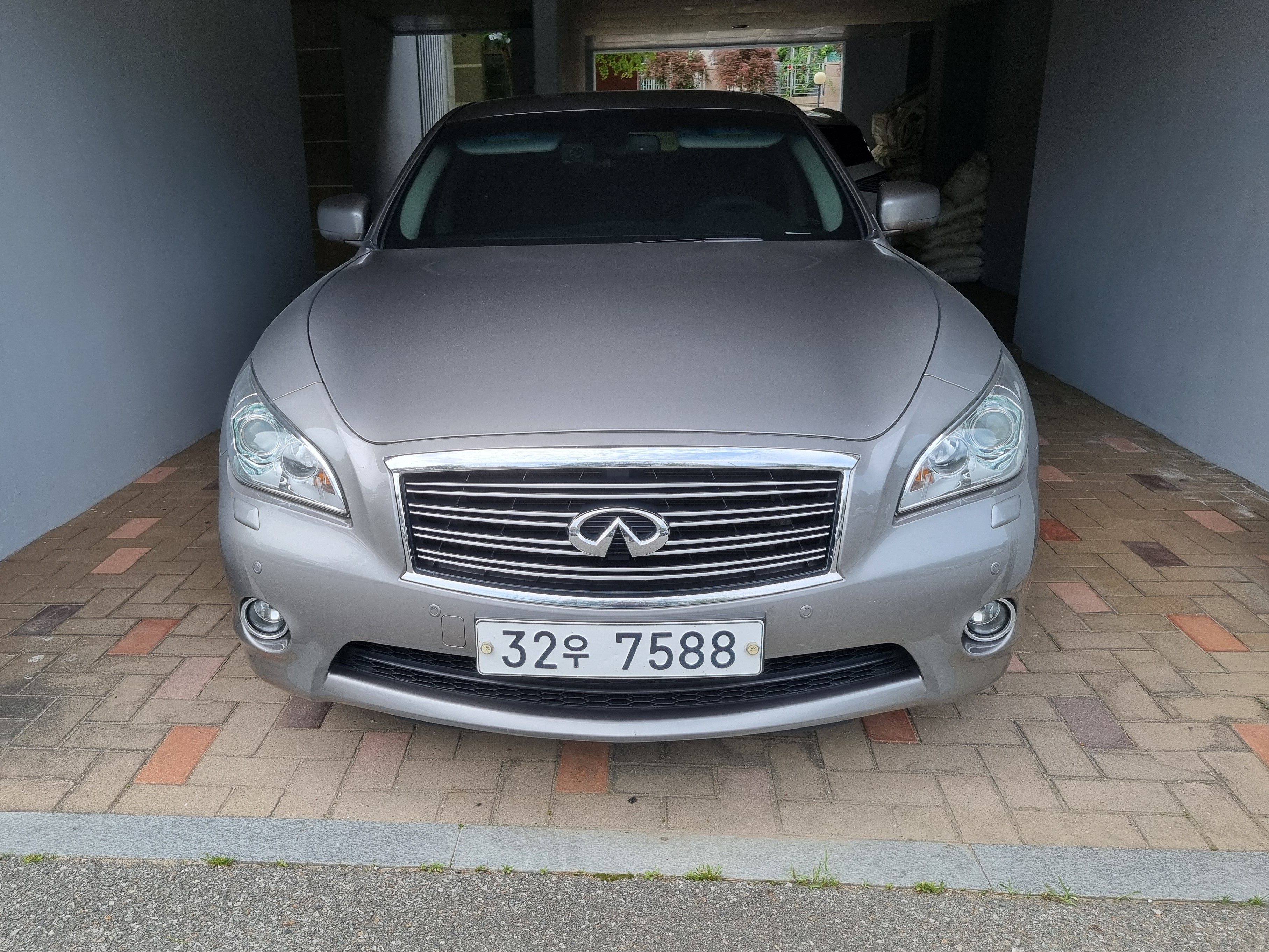 INFINITI M37 2013