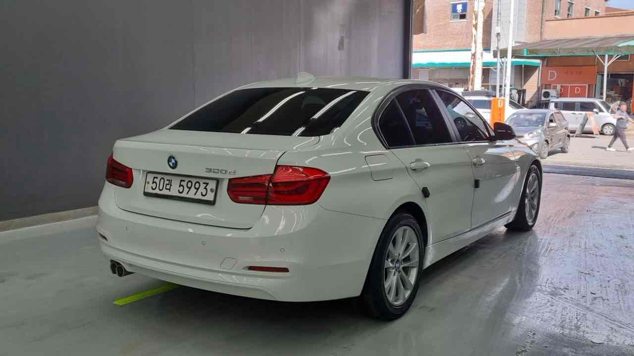 BMW 3-SERIES F30 2016