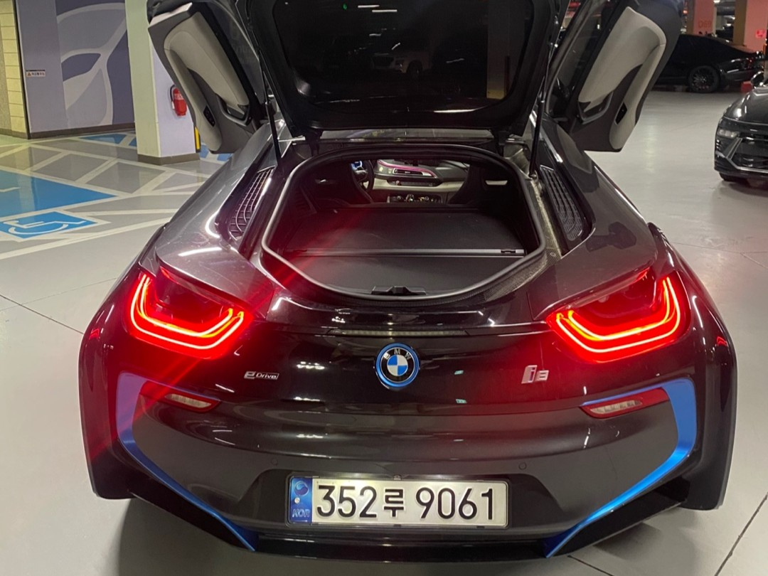 BMW I8 2015