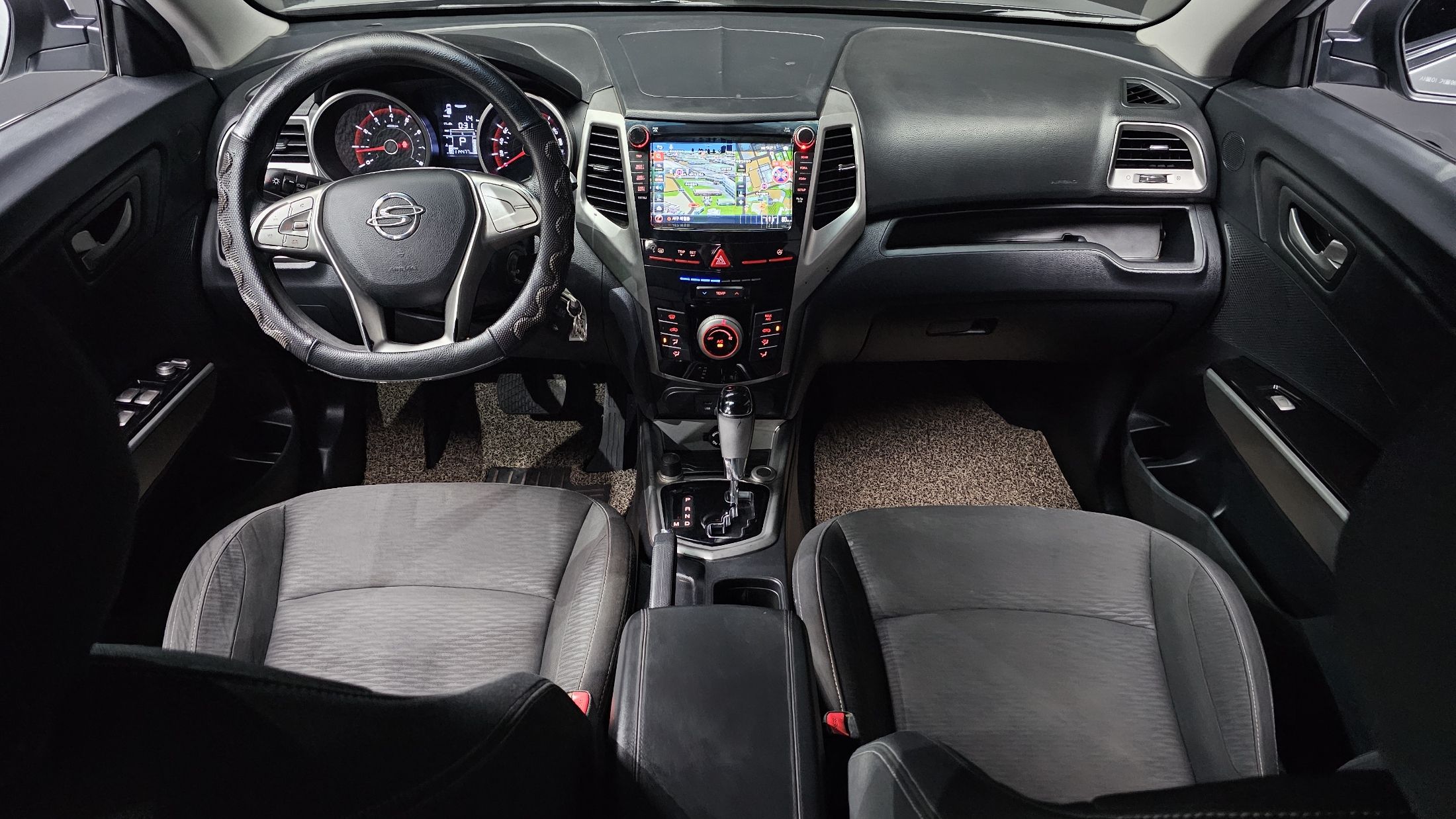 SSANGYONG TIVOLI 2015
