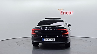 VOLVO S90 2023
