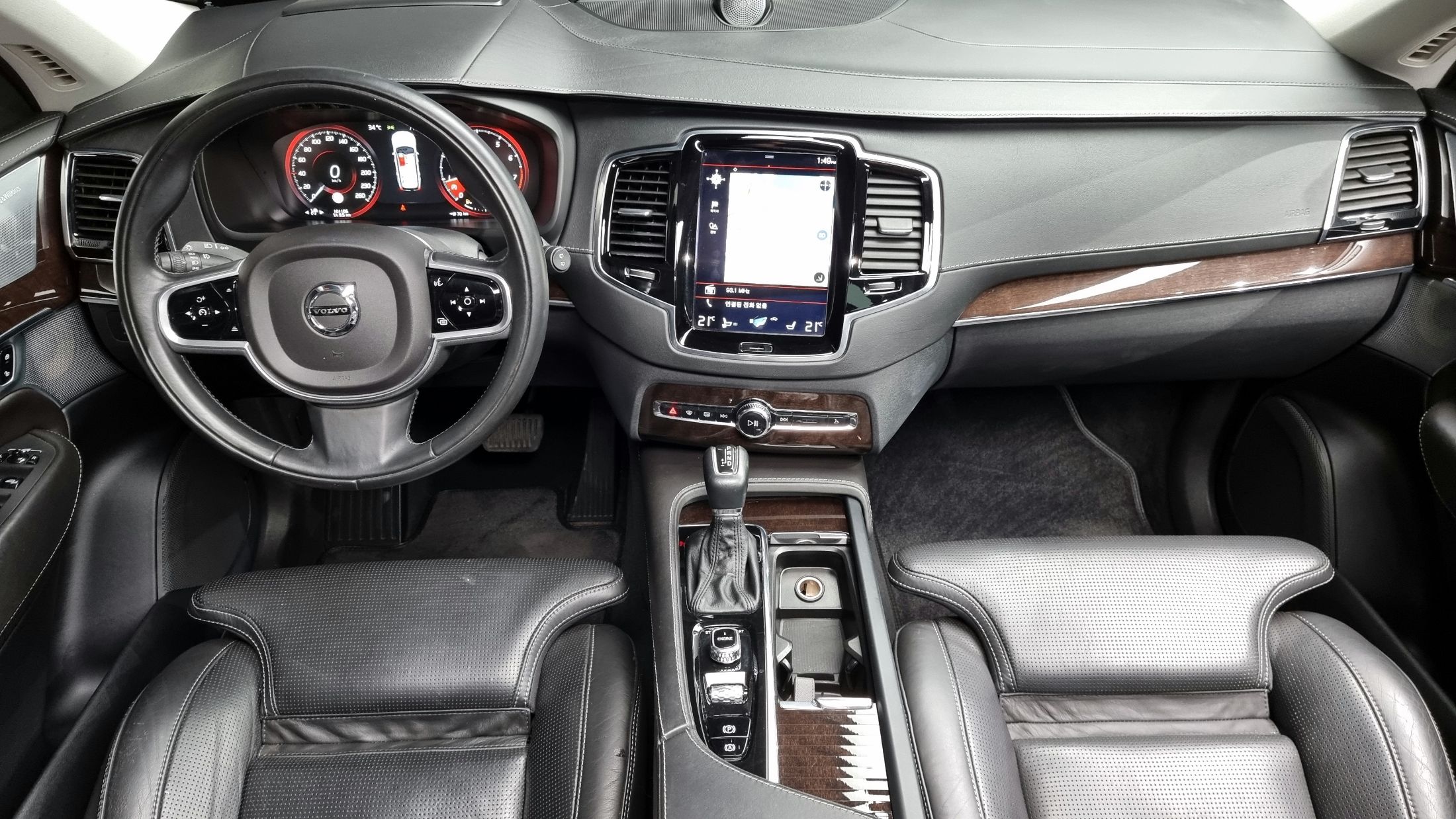 VOLVO XC90 2016