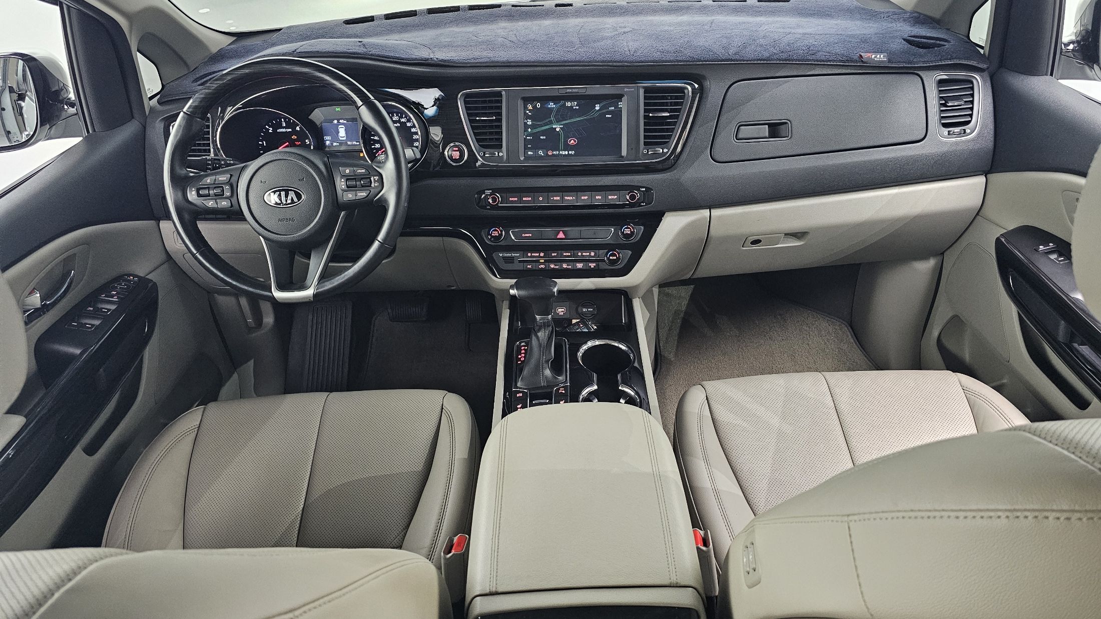 KIA CARNIVAL 2018