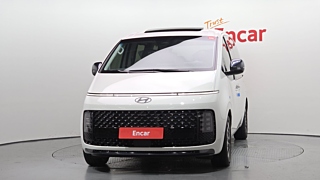 HYUNDAI STARIA 2025