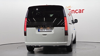 HYUNDAI STARIA 2025