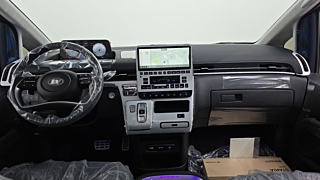 HYUNDAI STARIA 2025