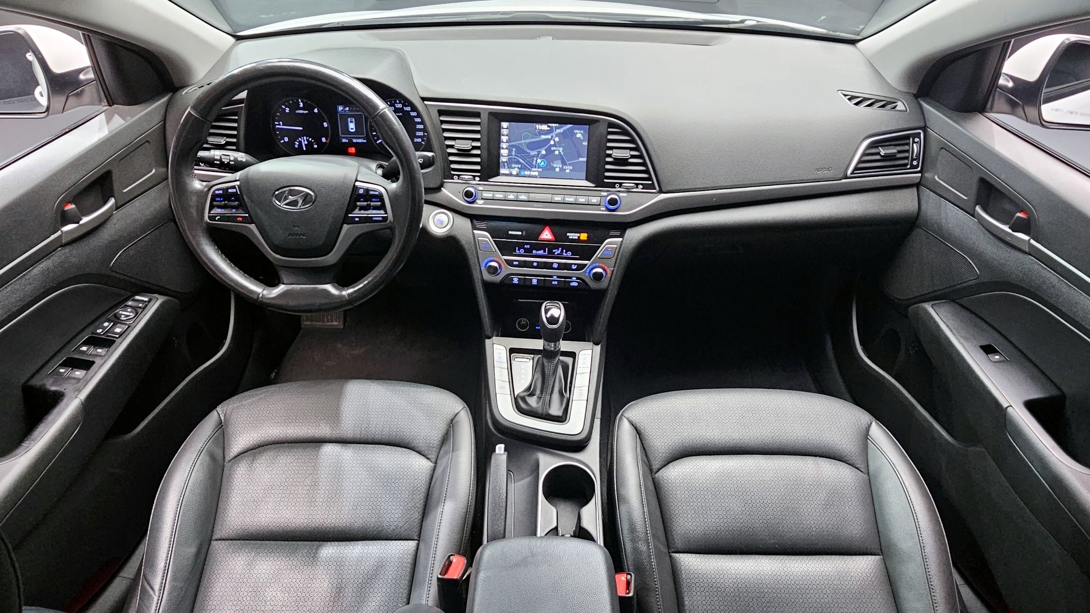 HYUNDAI AVANTE AD 2015