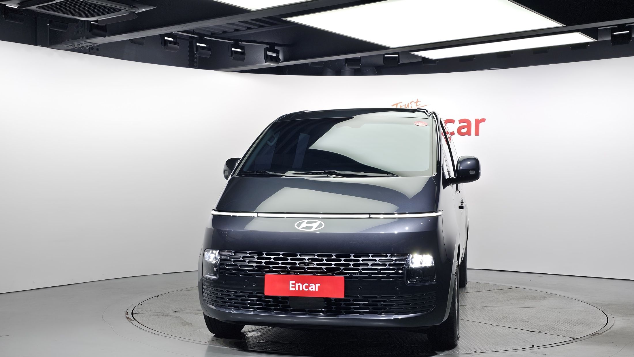 HYUNDAI STARIA 2024
