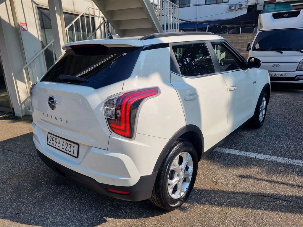 SSANGYONG TIVOLI VERY NEW 2021