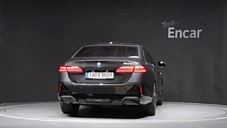 BMW 5-SERIES G60 2025