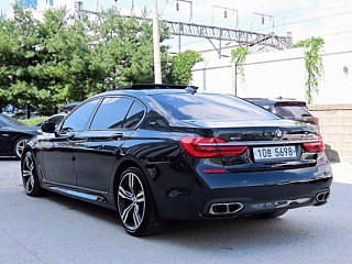 BMW 7-SERIES G11 2017