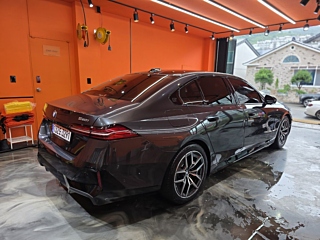 BMW 5-SERIES G60 2023