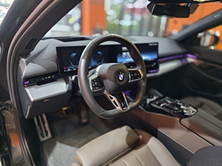 BMW 5-SERIES G60 2023