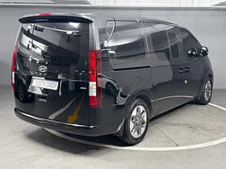 HYUNDAI STARIA 2023