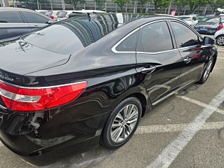 HYUNDAI GRANDEUR HG 2016