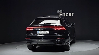 AUDI Q8 4M 2023
