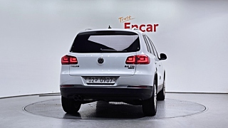 VOLKSWAGEN TIGUAN 2016