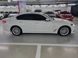 BMW 5-SERIES G30  530i xDrive Luxury Plus 2018