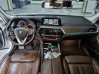 BMW 5-SERIES G30  530i xDrive Luxury Plus 2018