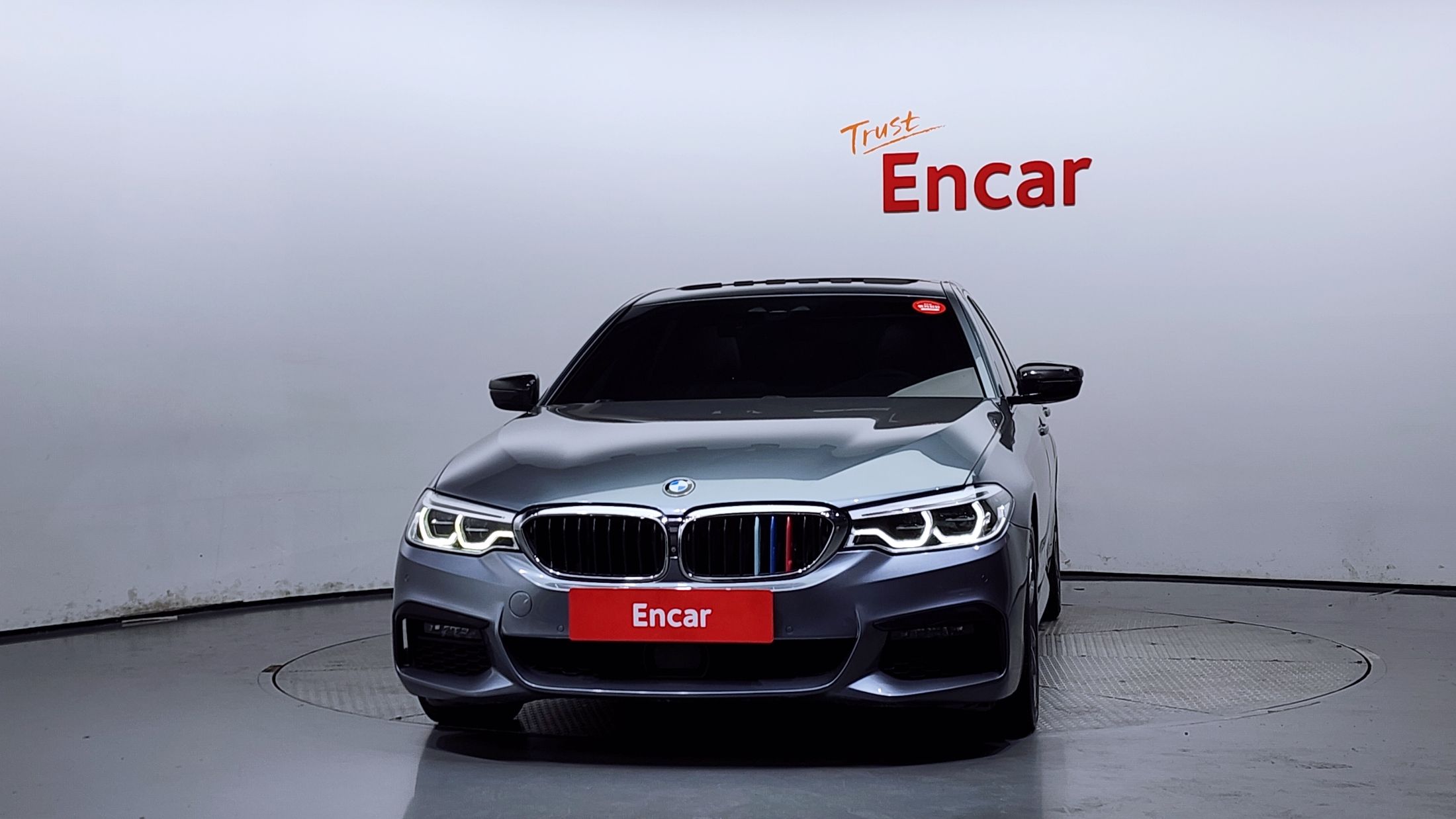 BMW 5-SERIES G30 2019