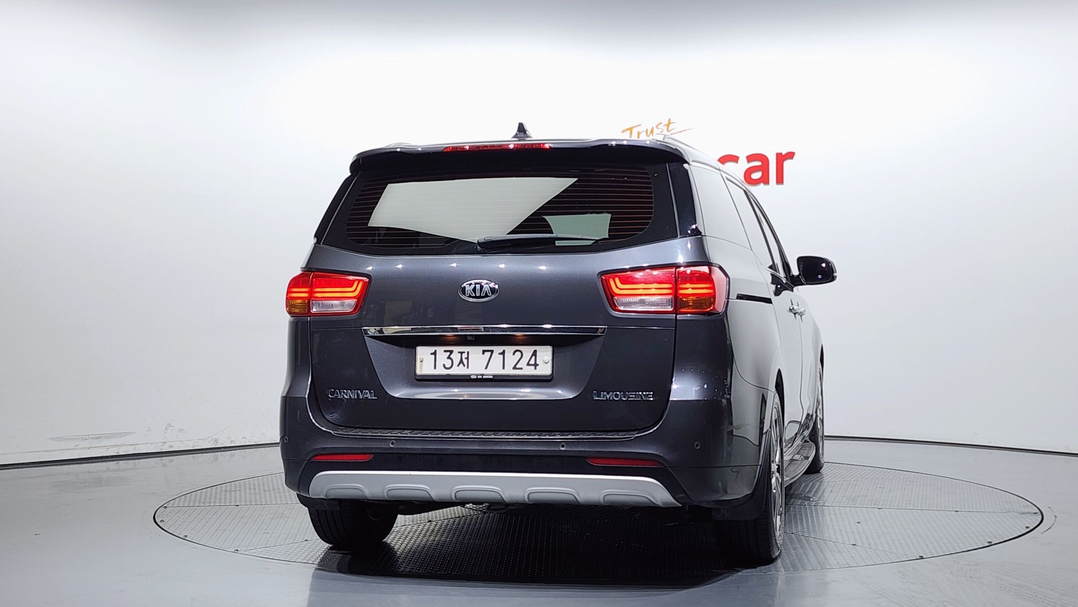KIA CARNIVAL 2015