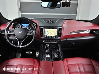 MASERATI LEVANTE 2017