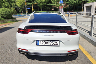 PORSCHE PANAMERA 971 2018