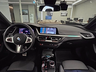 BMW 1-SERIES F40  120i M Sport 2024