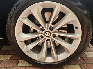 BENTLEY BENTAYGA 2019