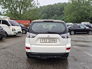 Заказать MITSUBISHI OUTLANDER
