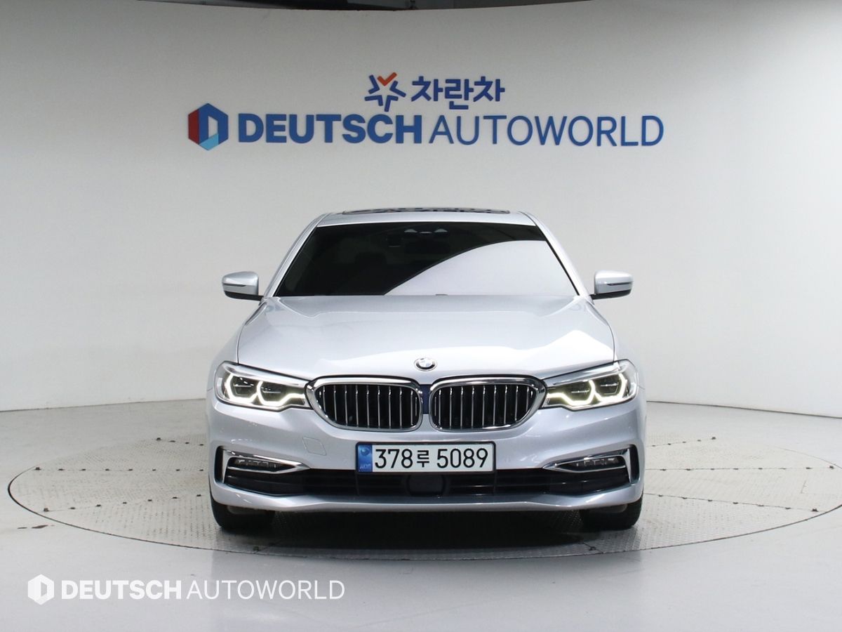 BMW 5-SERIES G30 2019