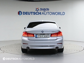 BMW 5-SERIES G30 2019