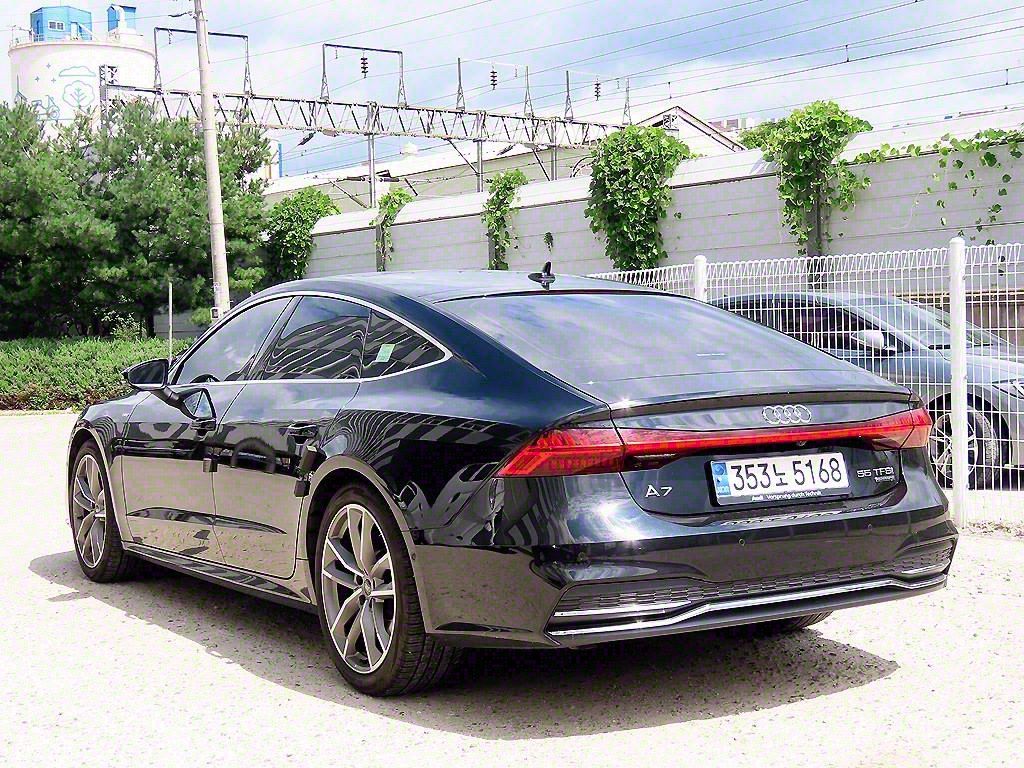 AUDI A7 4K 2021