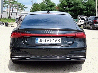 AUDI A7 4K 2021