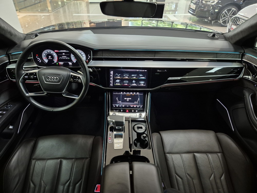 AUDI A8 D5 2021