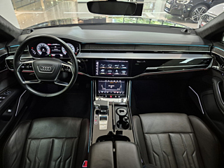 AUDI A8 D5 2021