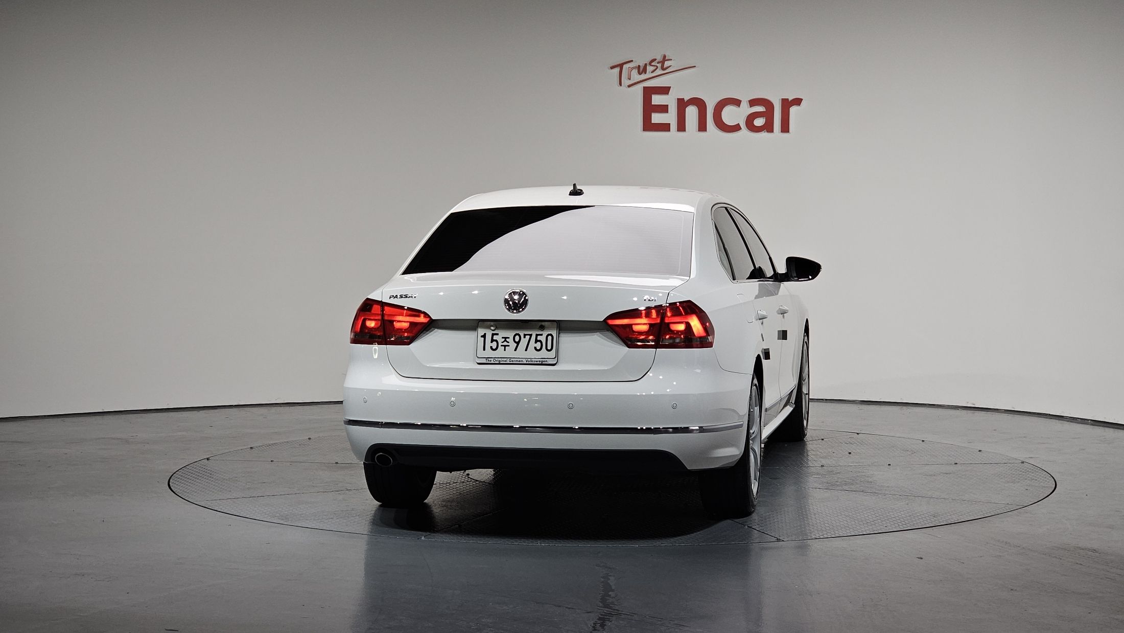 VOLKSWAGEN PASSAT 2015