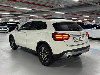 MERCEDES BENZ GLA-CLASS X156 2017