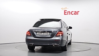 MERCEDES BENZ E-CLASS W213 2017