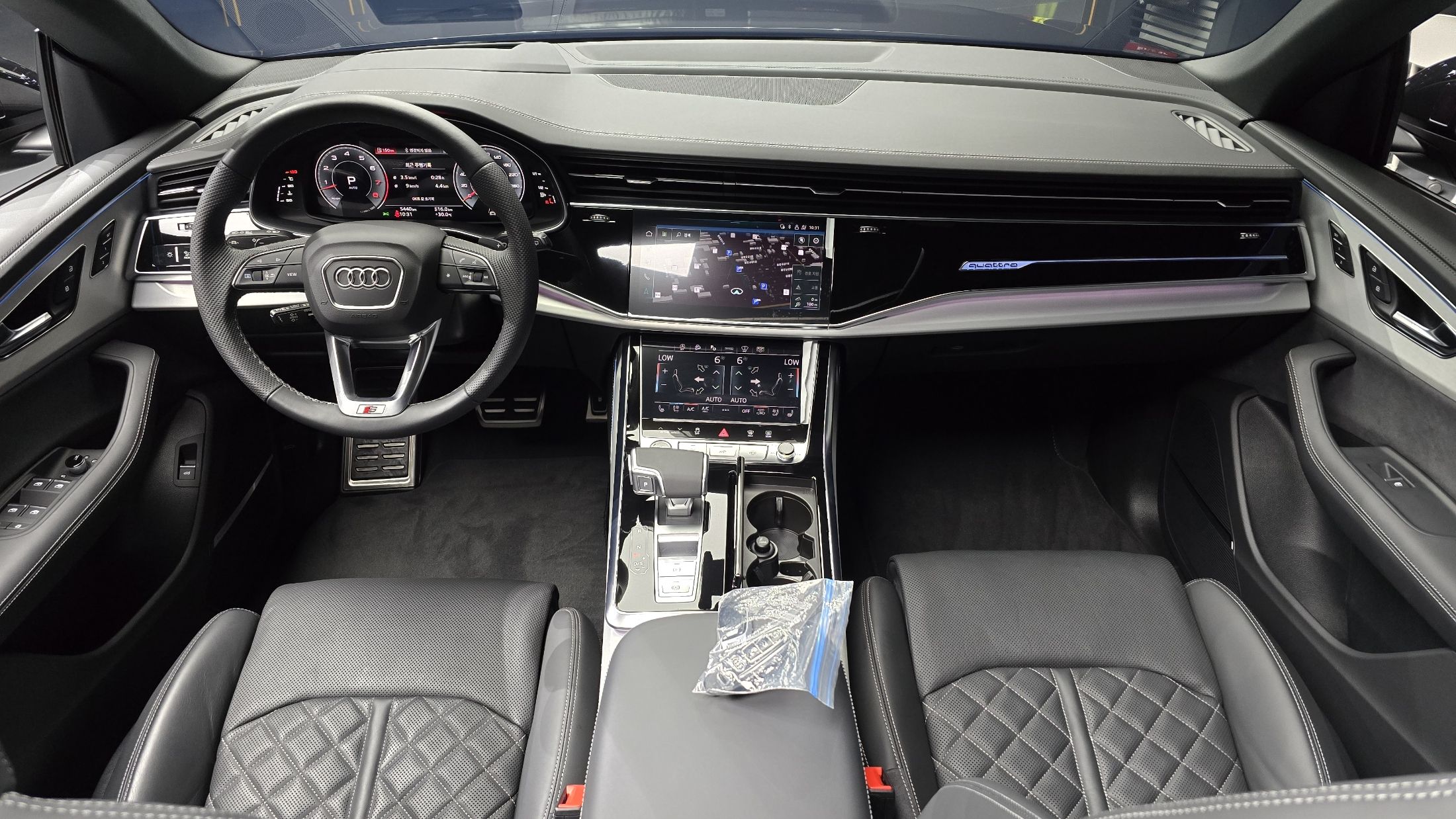 AUDI Q8 4M 2023