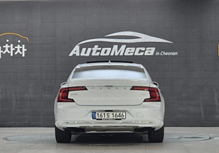 VOLVO S90 2022