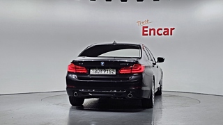 BMW 5-SERIES G30 2019