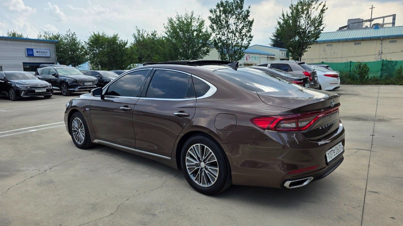 HYUNDAI GRANDEUR IG HYBRID 2019