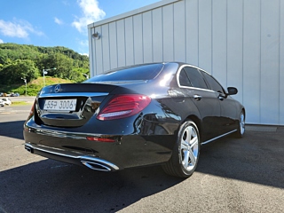 MERCEDES BENZ E-CLASS W213 2017