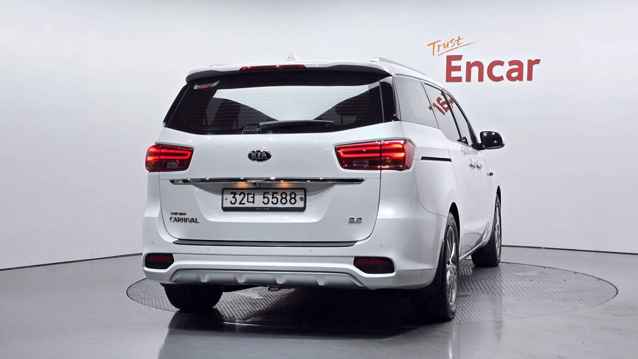 KIA CARNIVAL 2018