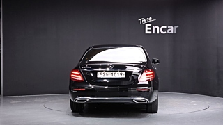MERCEDES BENZ E-CLASS W213 2019