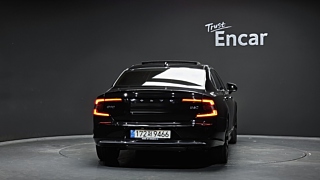 VOLVO S90 2022