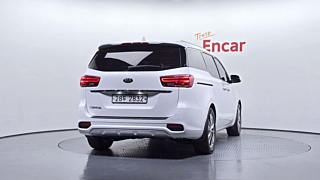 KIA CARNIVAL 2018