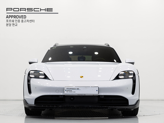 PORSCHE TAYCAN 2023