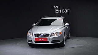 VOLVO V70 2010